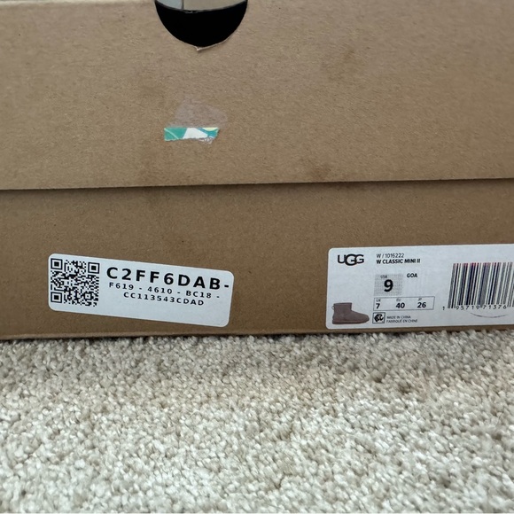 Ugg boots in Goat - Picture 4 of 7